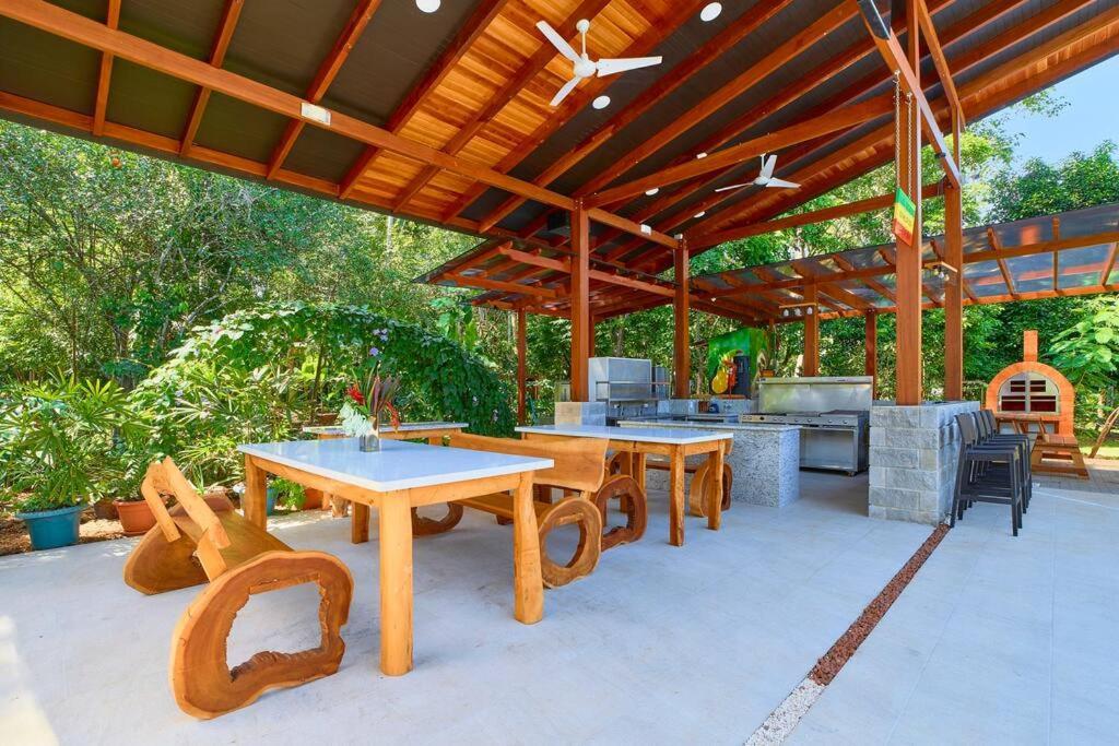 Casa Kristel - Exquisite Villa Getaway Puerto Viejo de Talamanca Dış mekan fotoğraf
